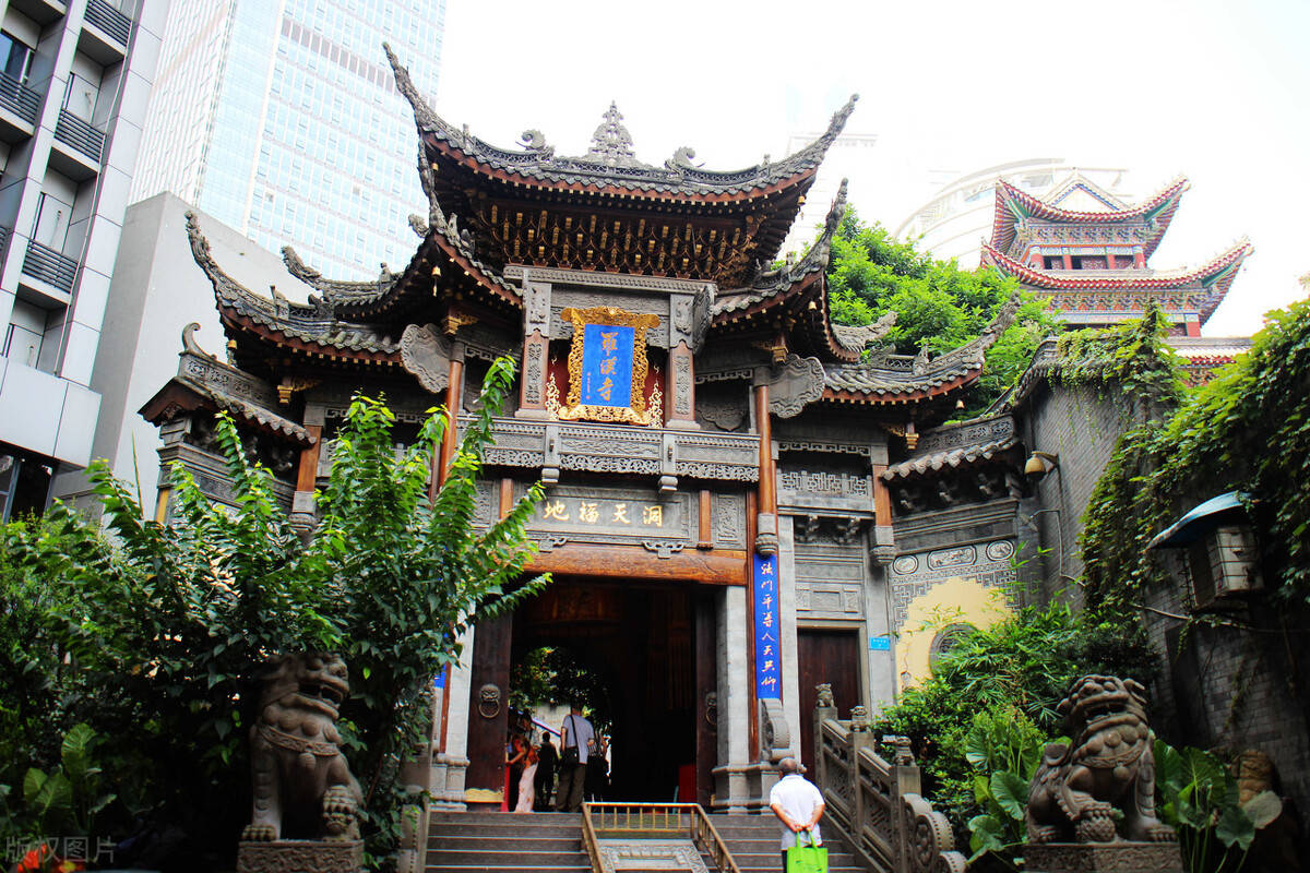 跟团去重庆玩多少钱教你避免踩坑