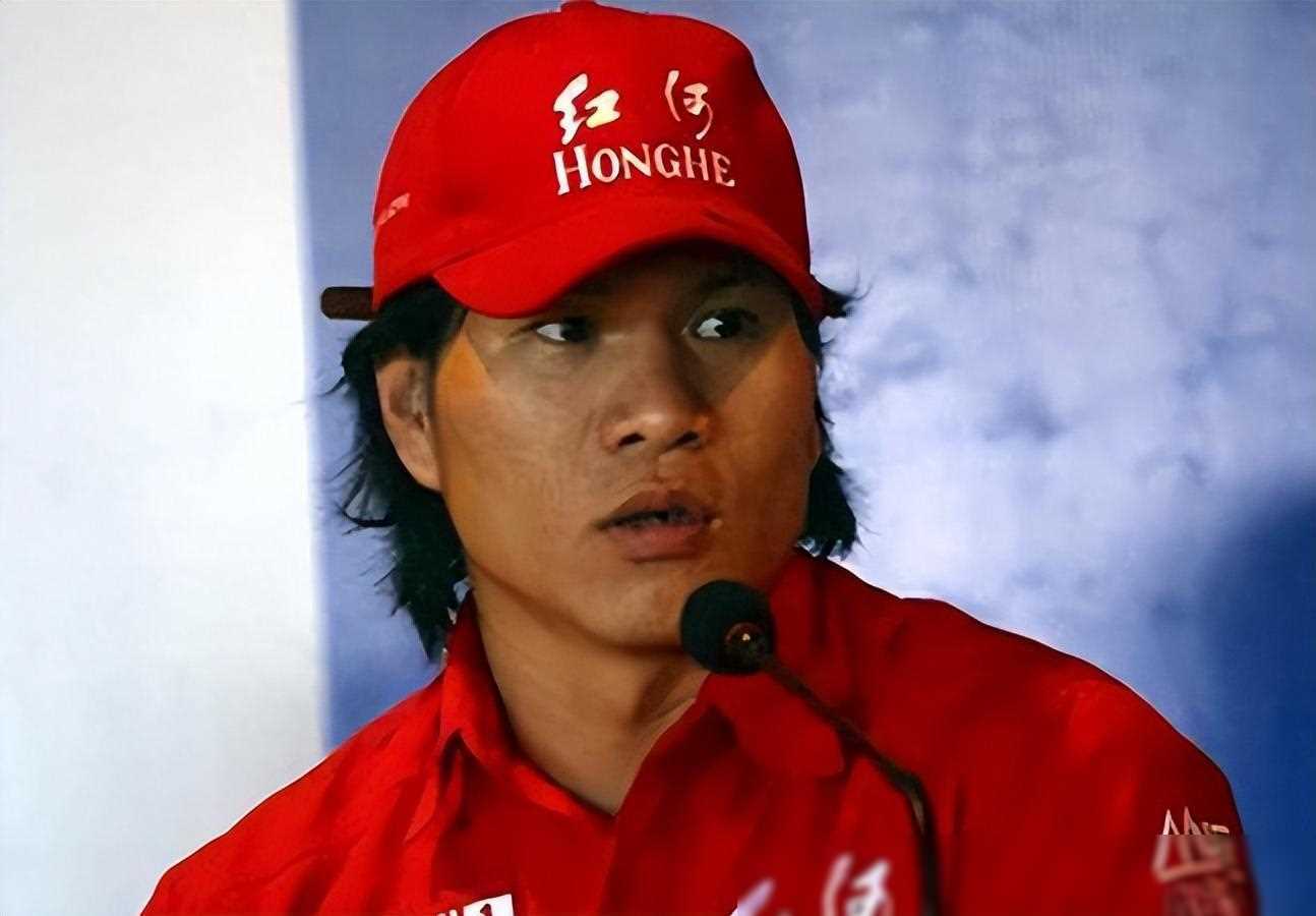 追悼会上的飞车王徐浪死因令人唏嘘妻子身怀六甲泣不成声