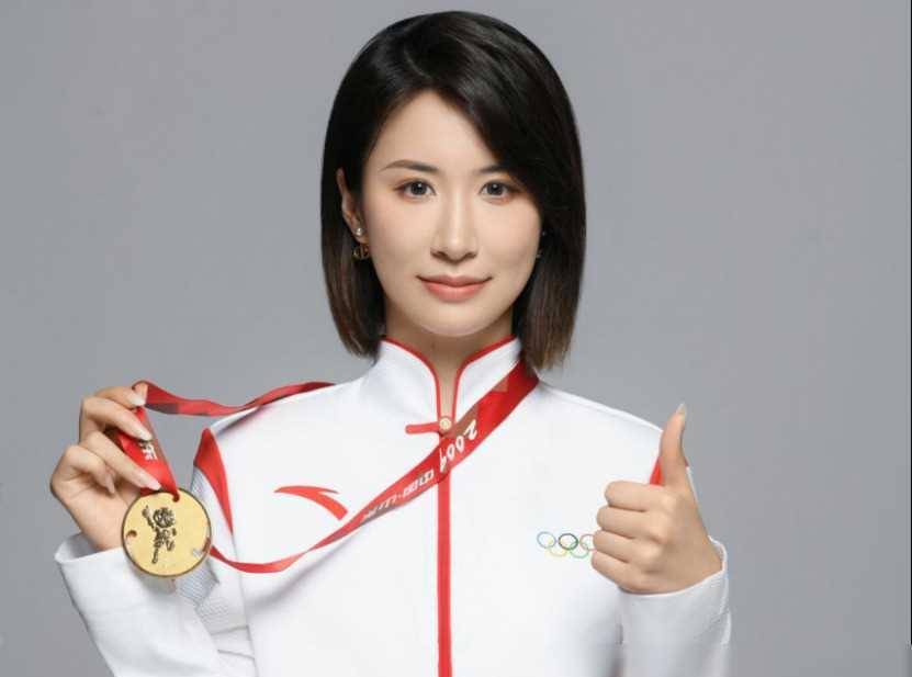 16岁获全能冠军,誉为郭晶晶接班人的赵沁心,腰上纹身被永久开_生活