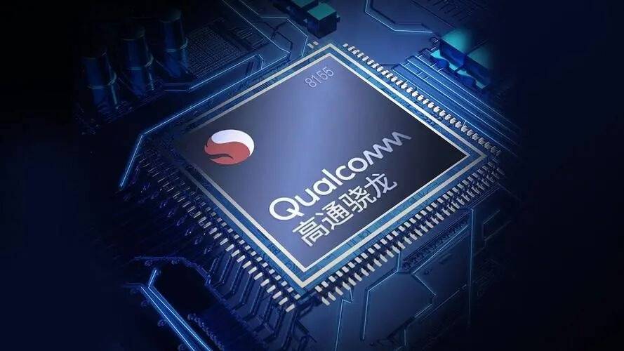 这款座舱芯片其实是在手机芯片"骁龙855"的基础架构上做了cpu,gpu的
