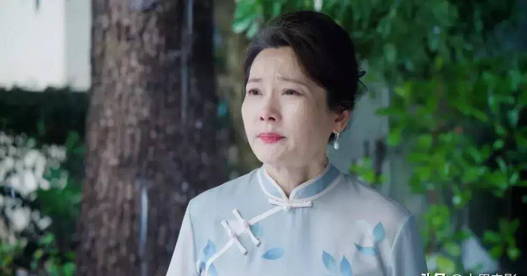 哭得越狠演技越稳杨紫在雨中痛哭扯下了多少演员的遮羞布