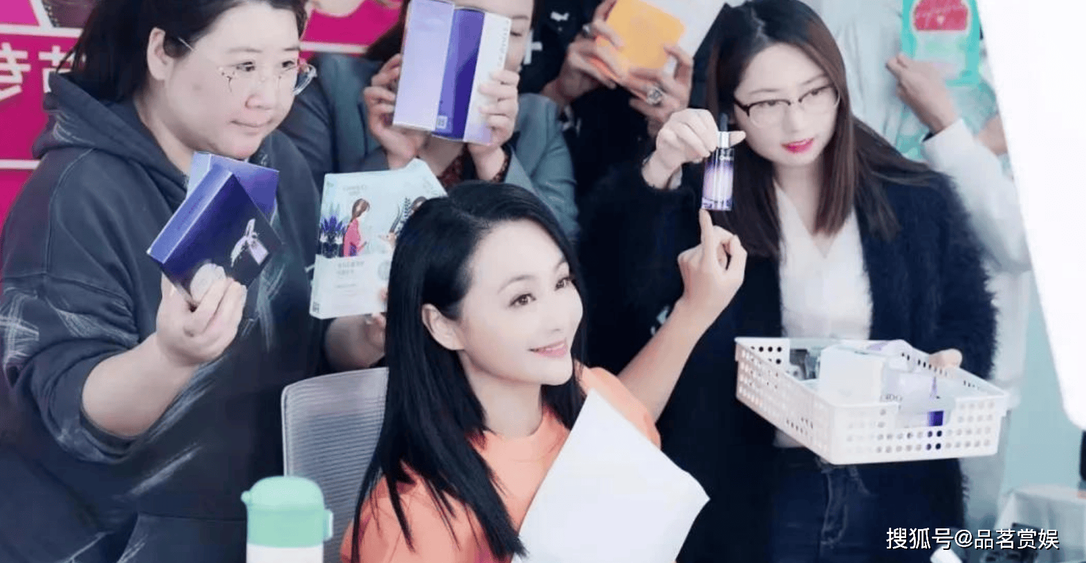 原创曹颖巅峰时结婚消失如今走上直播带货一年销售额超5亿