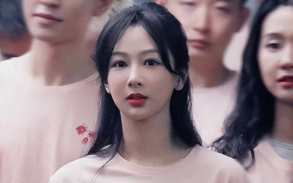 央视家庭剧中"整容脸"突显,颜值受质疑,演技再佳也难掩尴尬_杨紫_观众