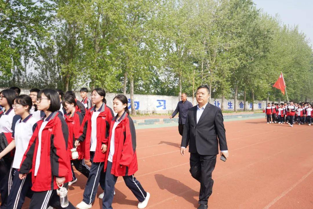 逐梦青春路踔厉奋发行河北清河中学举行励志万米行活动