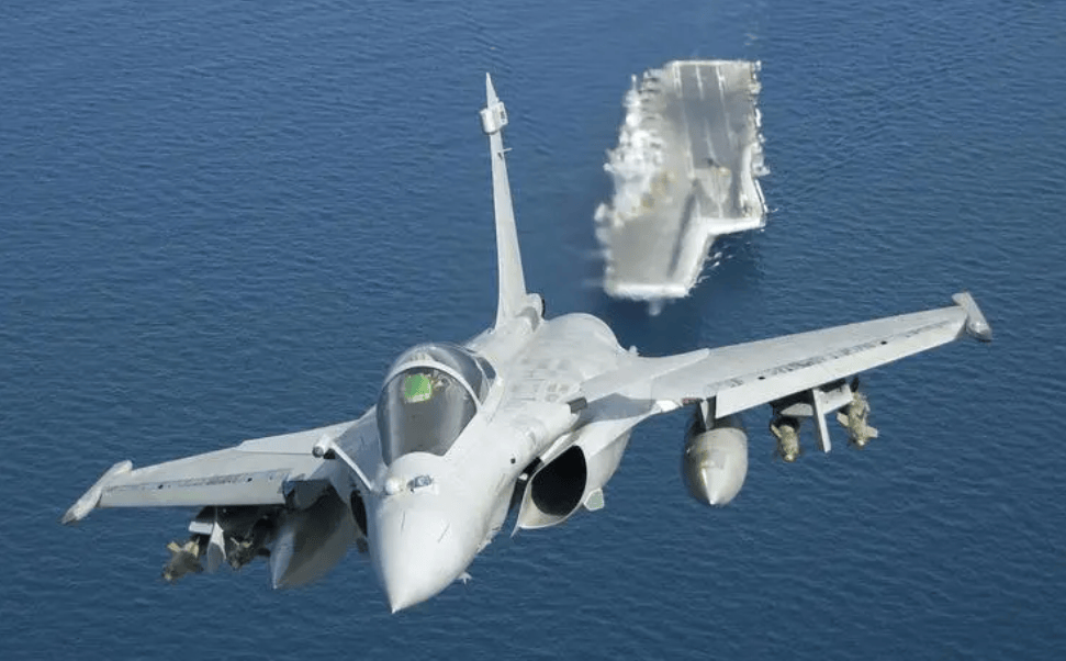 原创最大载弹量10吨歼15b对比苏33到底加强了多少倍