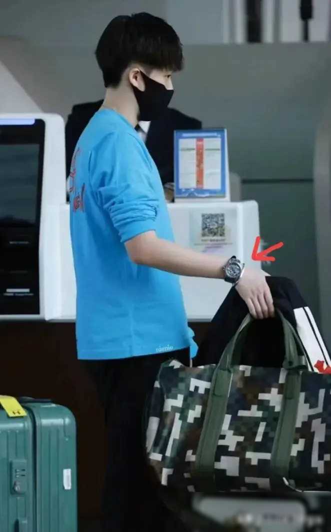 原创国乒出发澳门世界杯王楚钦手镯引网友热议揭秘王富贵身份