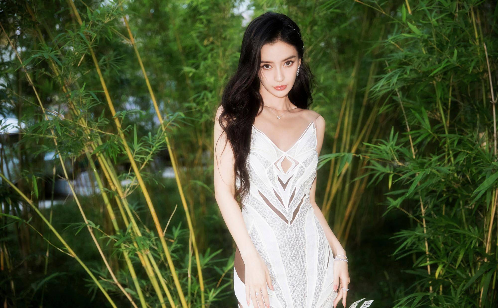 杨颖"蹭"金像奖红毯遭群嘲,被问及风波后现状秒变脸!_网友_作品_因为