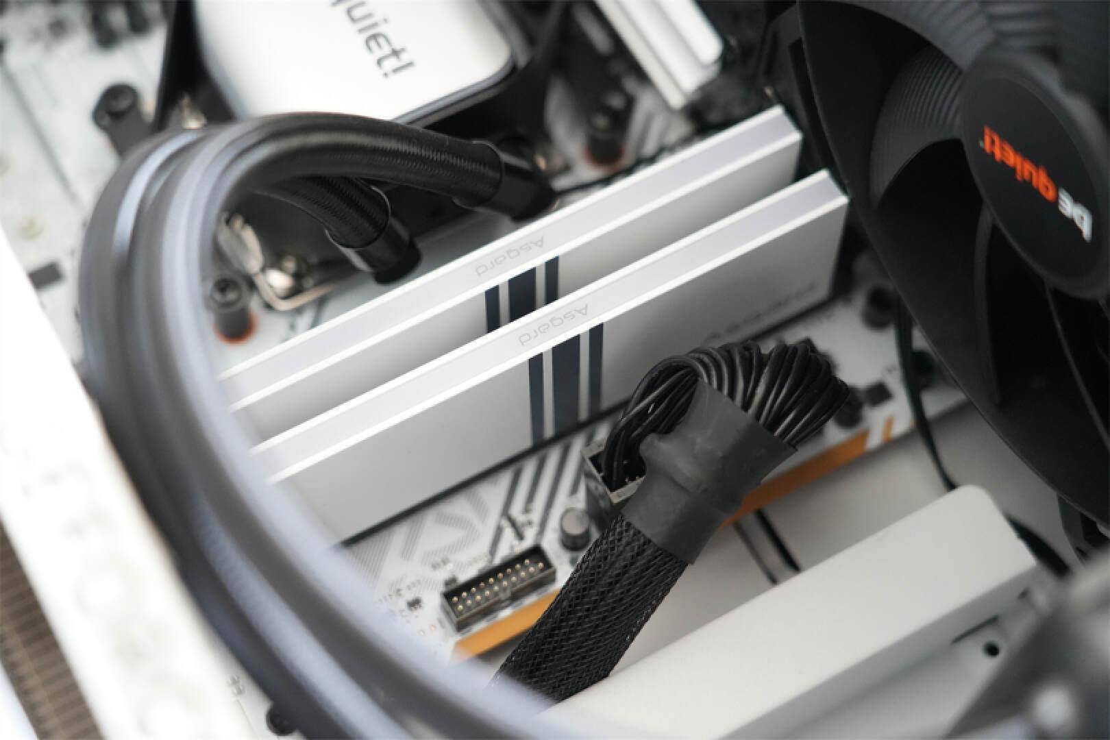 要颜值要性能选择七彩虹cvnb650m战列舰主板准没错