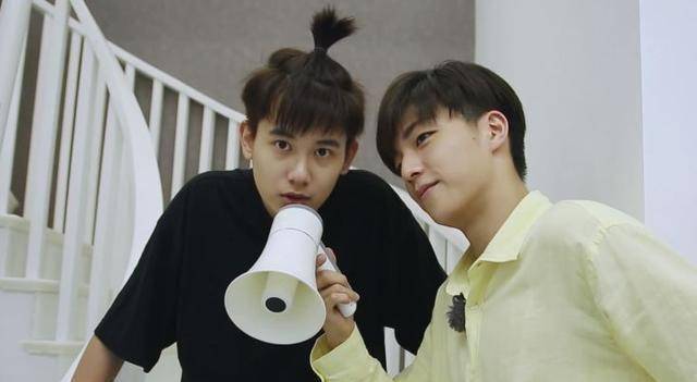 高秋梓人缘不错才离开一天陈立农王彦霖就无比想念