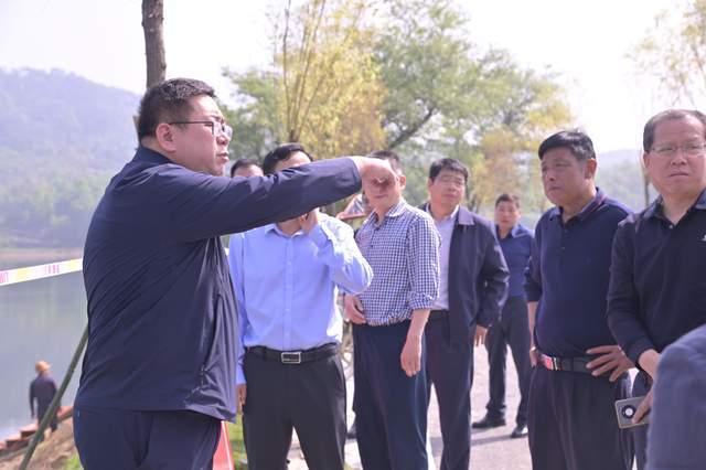 为做好赛事保障工作,浠水县委书记陈正红;浠水县委副书记,县长邓中麟