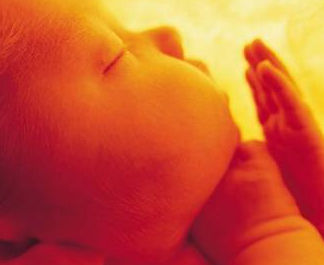 胎儿在妈妈肚子里的表现说明胎儿肺部发育良好_胎位_羊水_孕妇