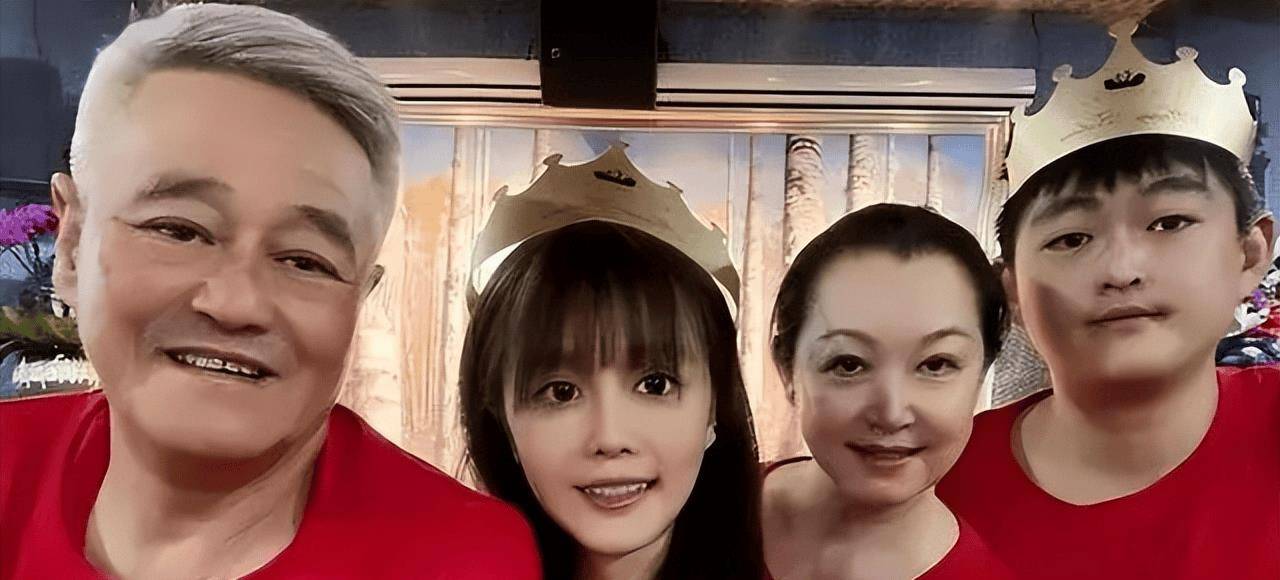 球球跟老公为儿子办百日宴,"小皮儿"根本就是婴儿版赵本山_马丽娟