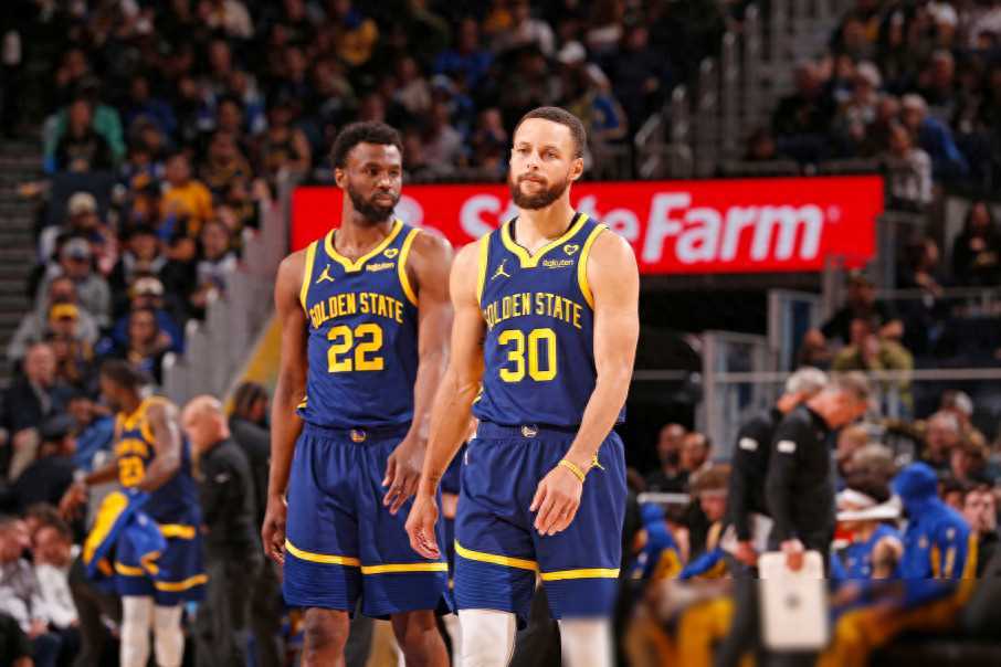 kd救主,库里失误连连_比赛_队友_球迷