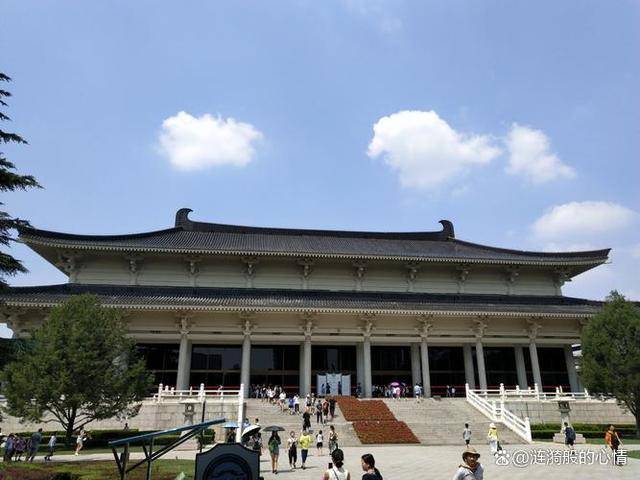 半坡博物馆2号线:钟楼,鼓楼,回民街,高家大院,碑林博物馆,西安城墙,小