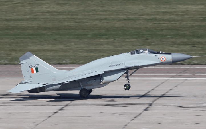 印度260架苏30战机,全部中期升级,对比歼16到底如何?_印度空军_进口_