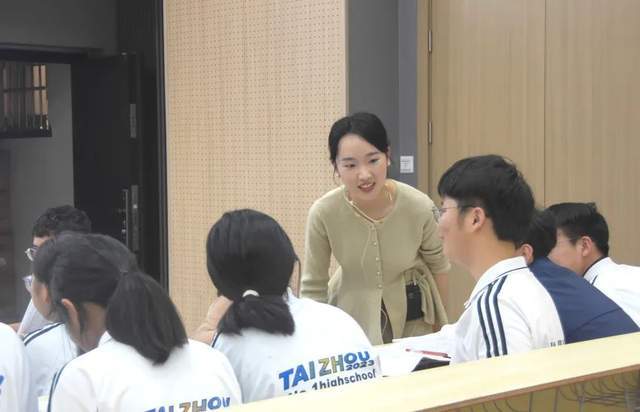 台州市第一中学举行青年教师课堂教学展演活动