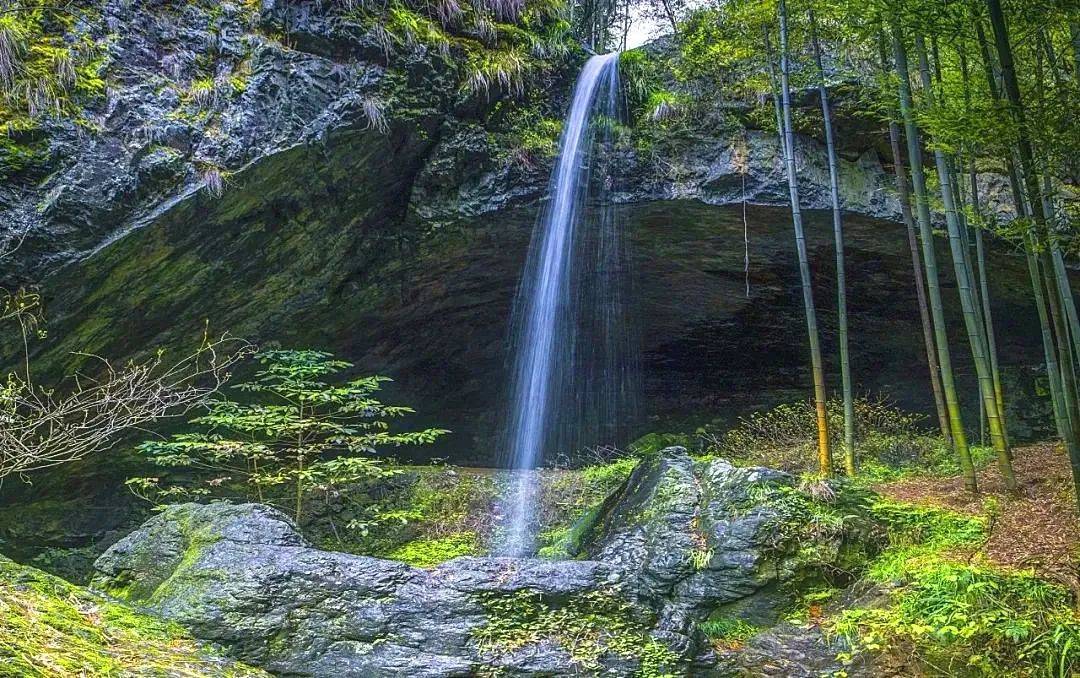 章里古道小众徒步线路赏飞流悬瀑与滴水穿石奇观品谷岸咖啡休闲一日游