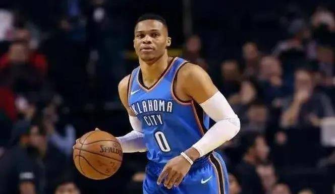 15年的斯蒂芬库里mvp有多大价值前六个都是超巨星詹姆斯以2567排名第