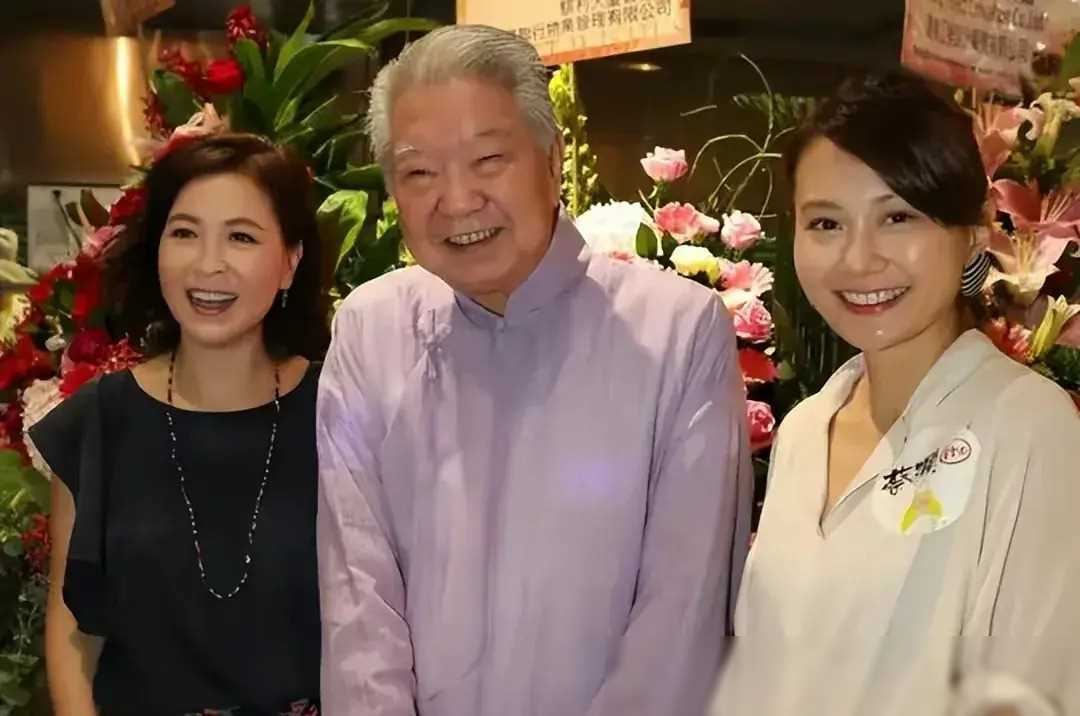 蔡澜妻子女强人爱美食不靠老公养