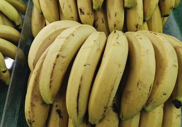 原创肝不好的人不能吃香蕉医生忠告要想养肝4种水果劝你少吃