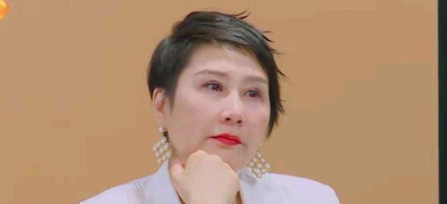 此时,张凯丽脸上露出不满和忍耐的表情,相信在私下里她会爆发出来