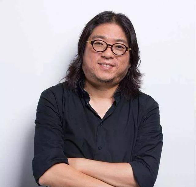 原创高晓松与霉霉合照成小粉丝嘴上说着诗和远方心里却都是苟且