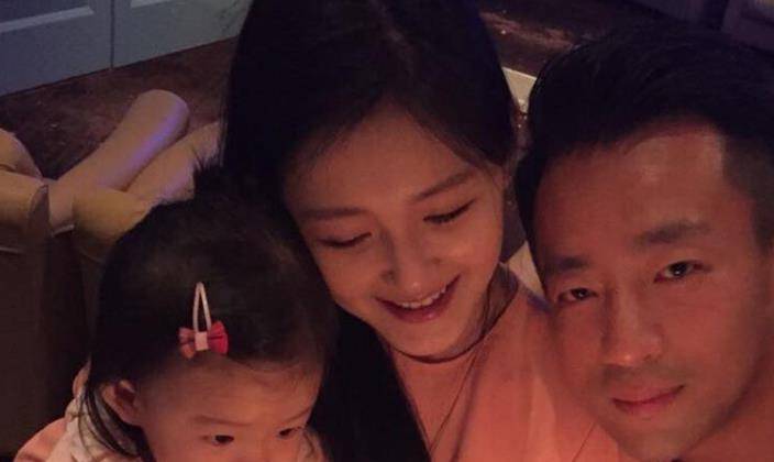 原创大s高龄怀第三胎胎儿性别成焦点汪小菲急切表态