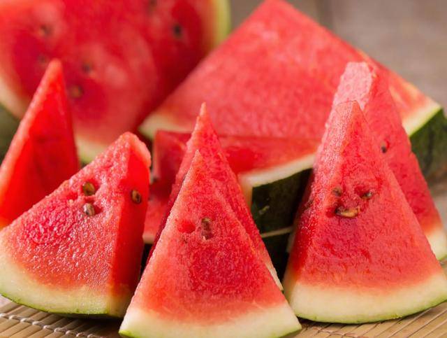 原创肝不好的人不能吃香蕉医生忠告要想养肝4种水果劝你少吃