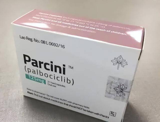 "帕博西尼"这样的治疗方式对身体的伤害很大,闫宏微早已脆弱的免疫