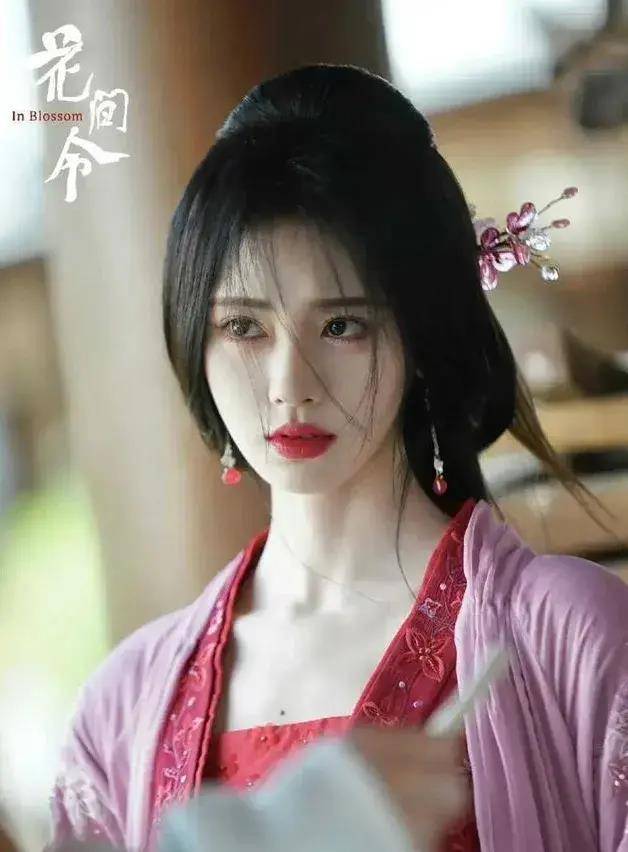 这种网络嘲讽行为,不仅对鞠婧祎个人形象造成了影响,也对整个明星群体