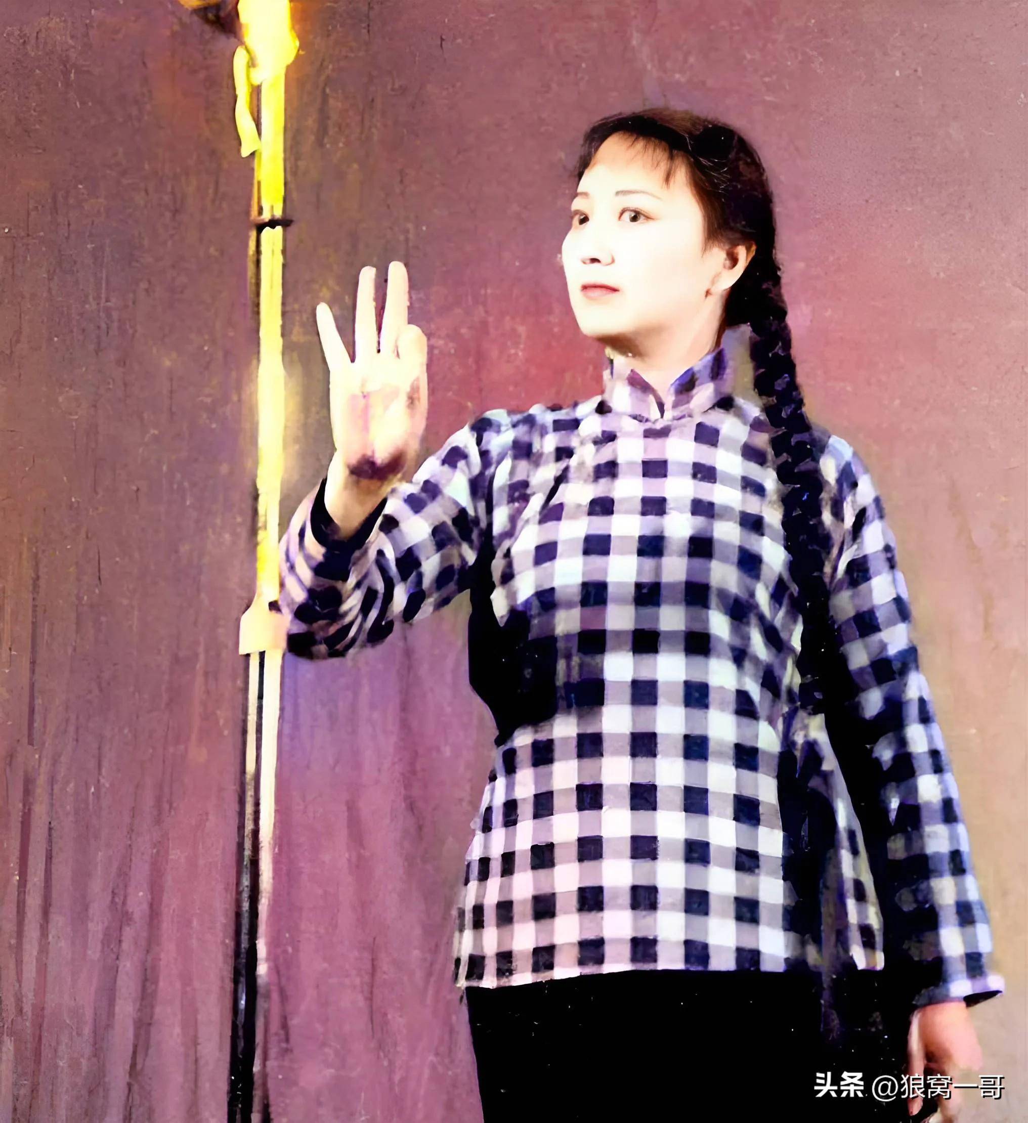 少将军衔的王晓棠,原八一电影制片厂厂长,几代人的青春偶像