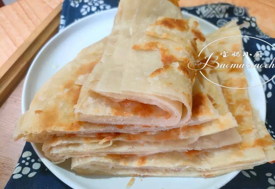 媳妇晒给家人做的烙饼,柔软多层,朋友圈火了:太喜欢了_面团_家常_烫面