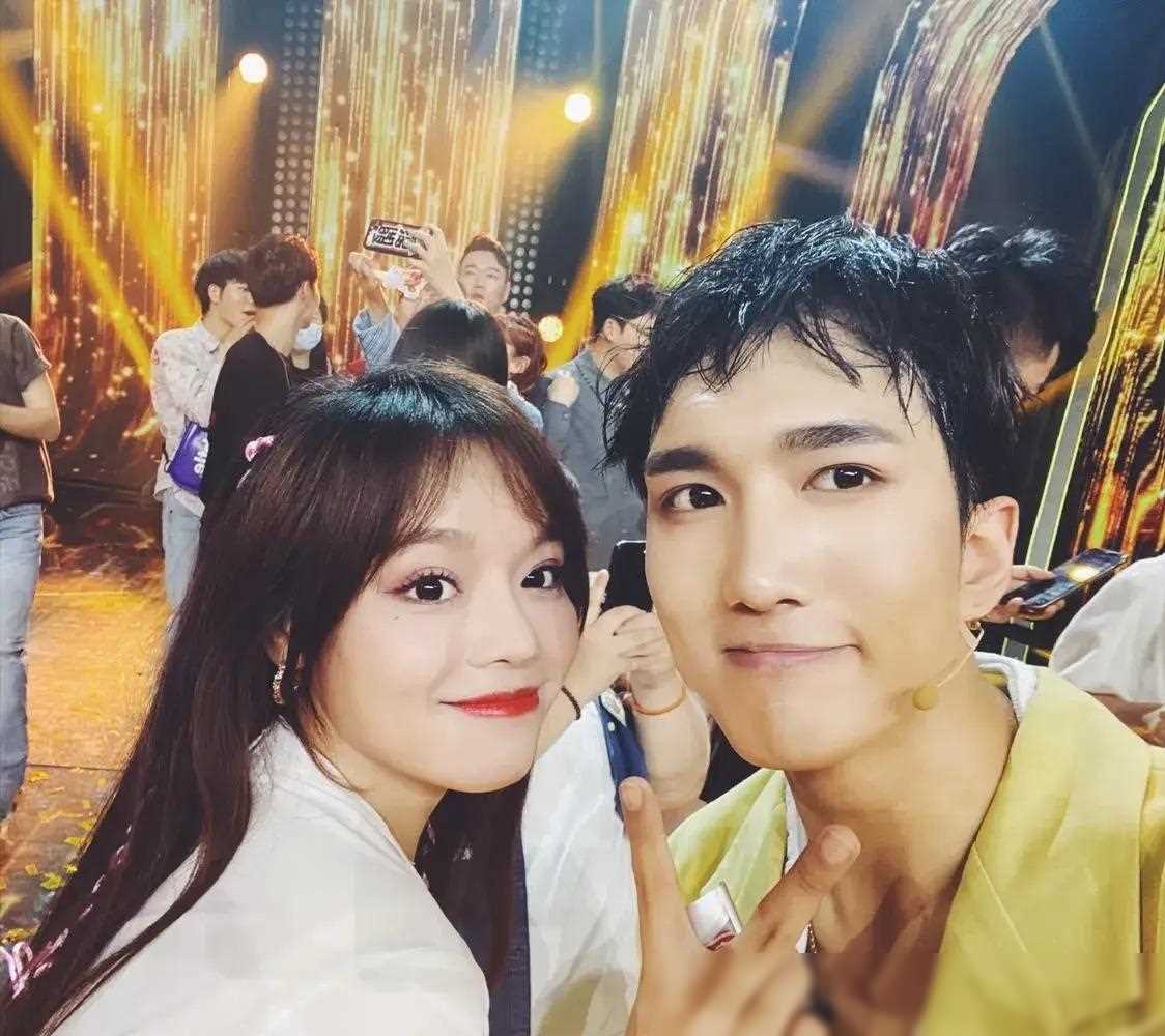 辛巴四大弟子解约费曝光,蛋蛋10亿,猫妹妹不服5亿紧急撤退