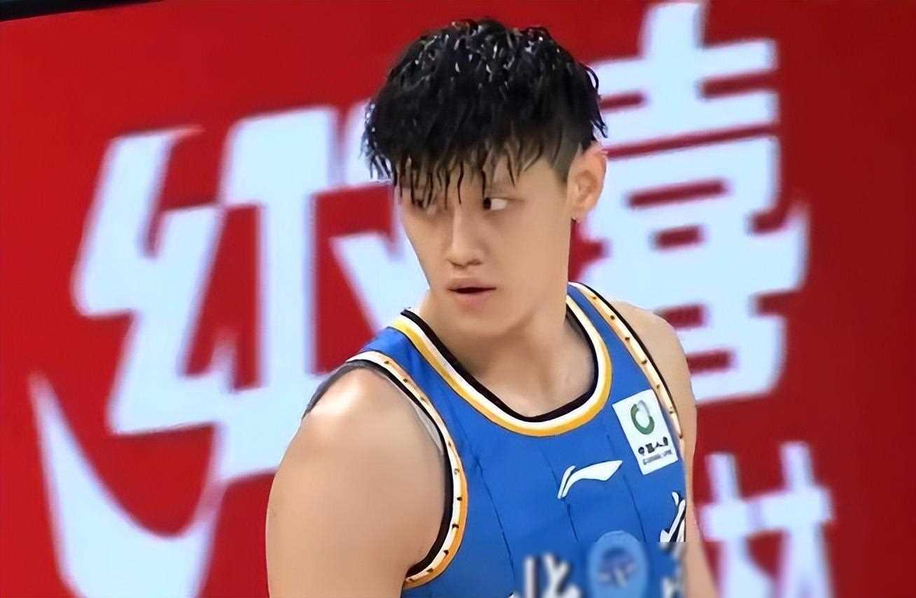 姚明雷军观战北京队力拼逆转避免被横扫回上海