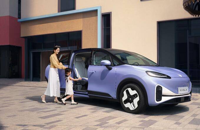 极狐考拉主打母婴亲子mpv市场,定位紧凑级mpv,纯电续航里程500km;极狐