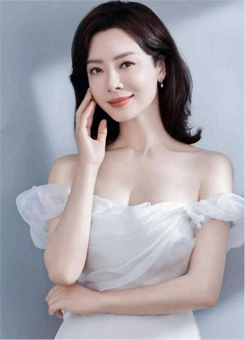 原创中年女星性感瞬间李小冉闫妮殷桃等迷人之姿