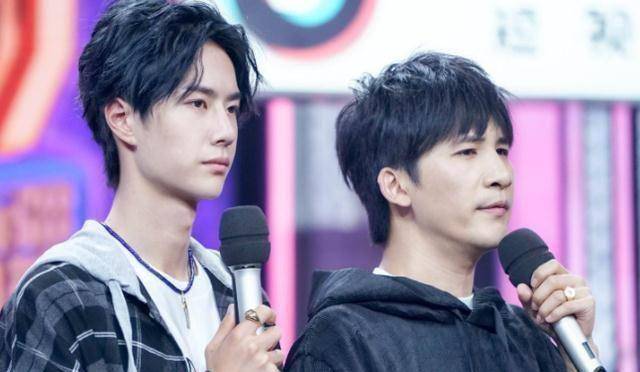 何炅拥抱吴昕把大家感动得稀里哗啦可谁注意汪涵了