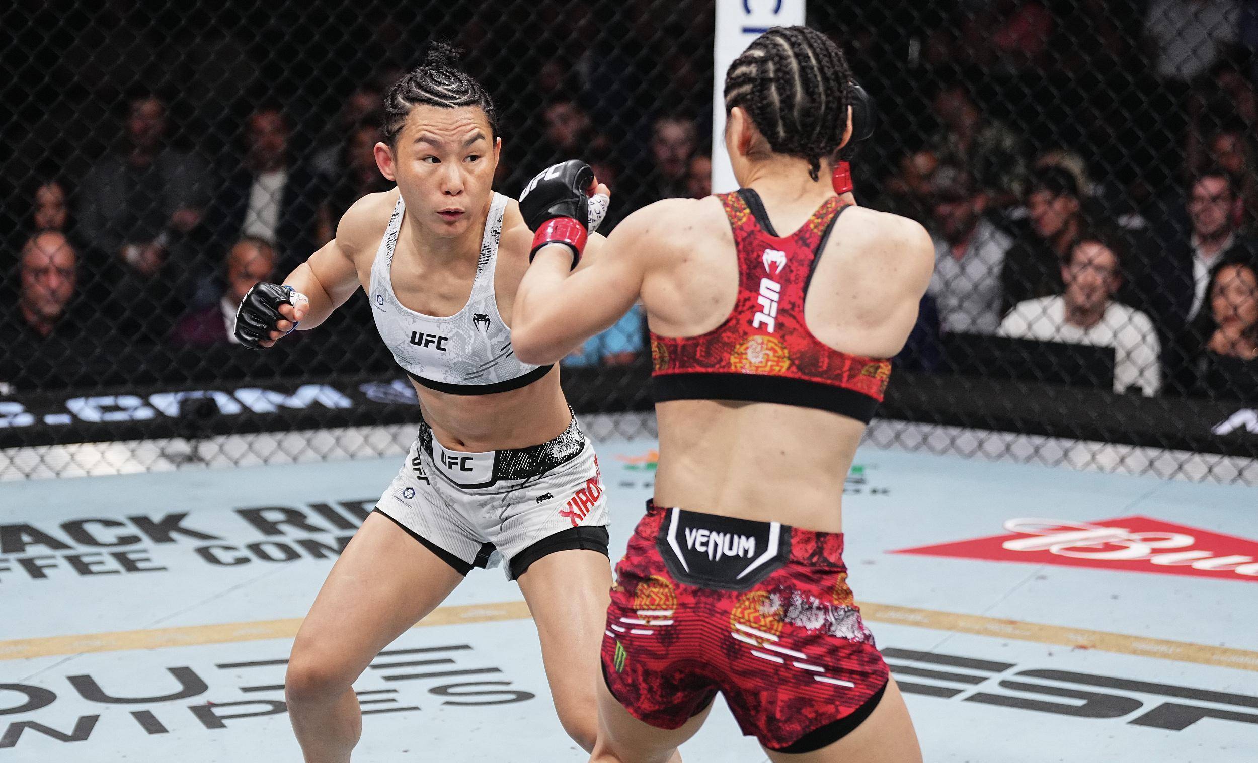 原创ufc金腰带战上演我们德比张伟丽卫冕女子草量级冠军