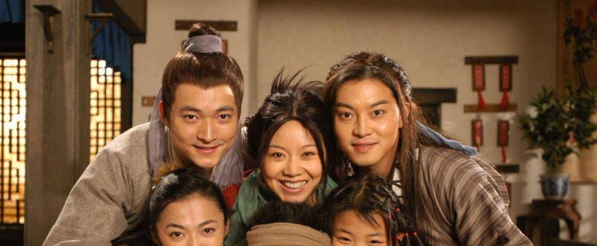 这部由姚晨,闫妮,沙溢,喻恩泰等人主演的情景喜剧《武林外传》老少