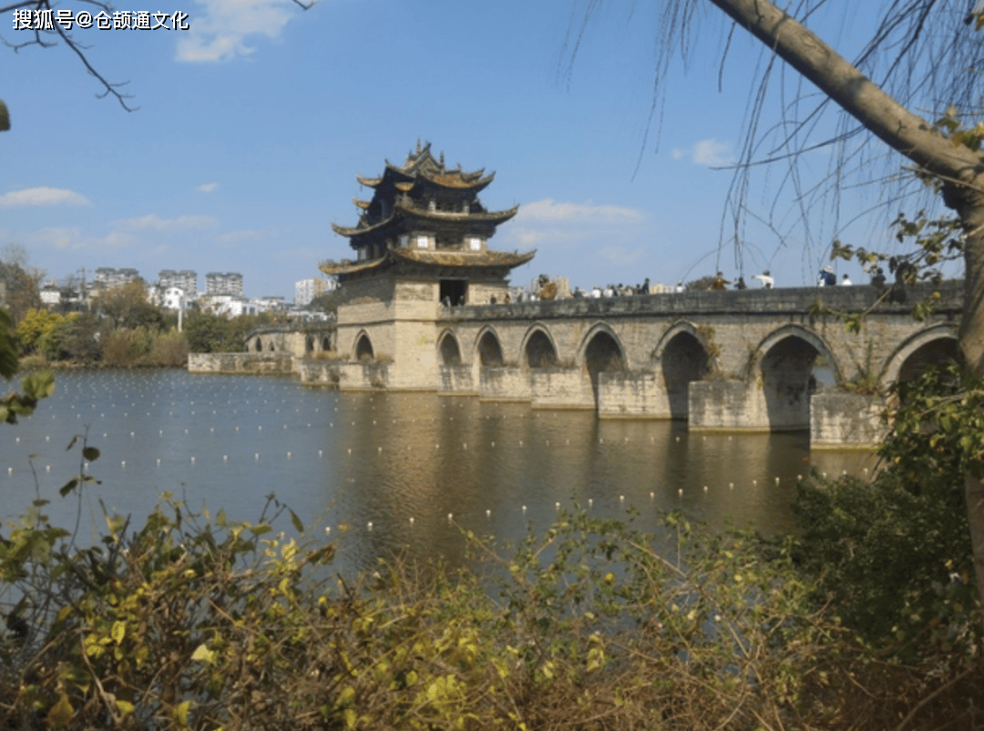 建水双龙桥相看两不厌