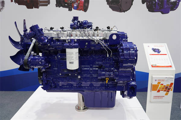 h20发动机展会现场,全柴智威动力h20,非道路s65,v35,v13系列发动机