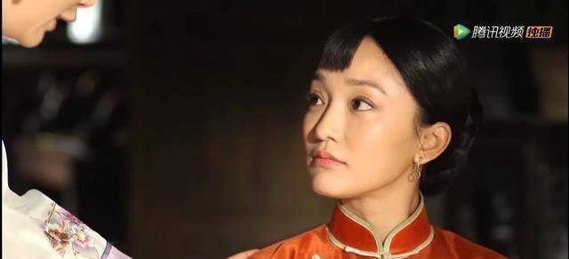 原创红高粱九儿和余占鳌在高粱地里戏耍是对生活最大的绝望