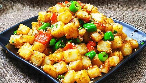 麻辣土豆丁:麻辣鲜香,口感酥脆