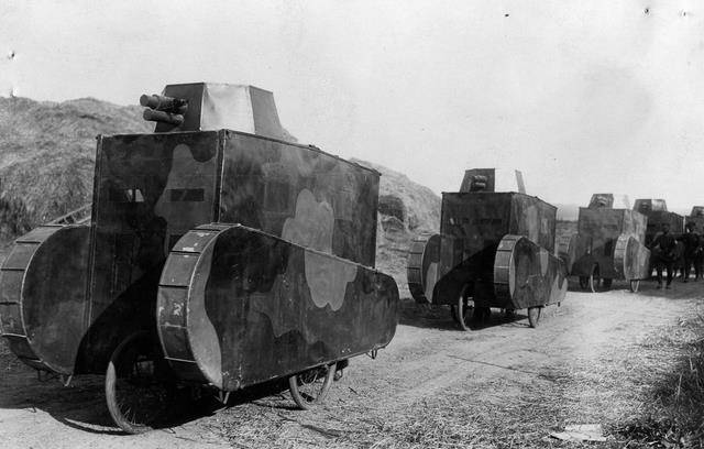 德国装甲部队创建有多艰难?要钱没钱要人没人,还被_里