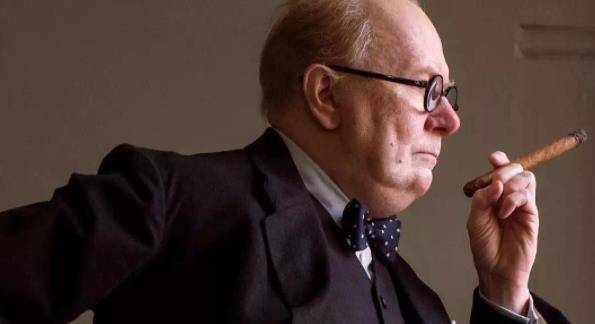 美国著名女预言家,一眼断定罗斯福生死,临终一句话道出中国未来