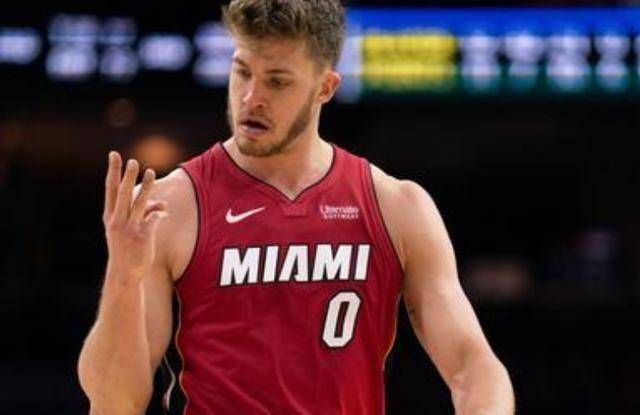 还以为是快船队莱昂纳德没想到是热火队的生涯算是没救了