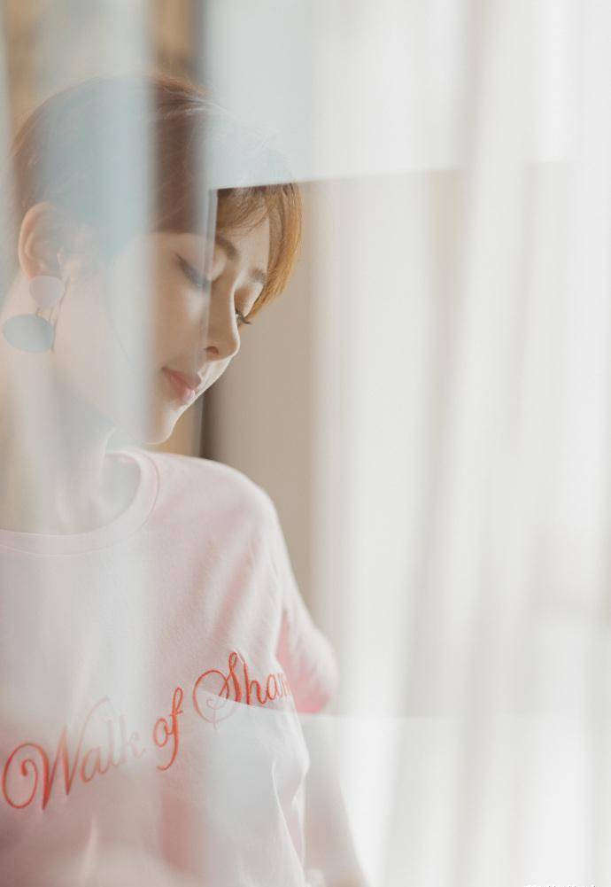 自带旺夫体质的杨紫是娱乐圈丰收女王更是时尚界宠儿