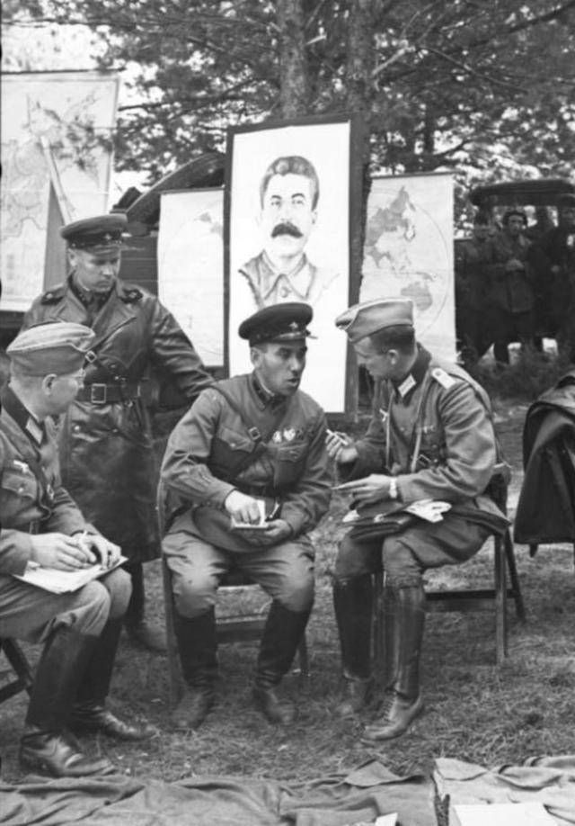 这也表明了在当时《苏德互不侵犯条约》下,并不稳固的苏德关系——这