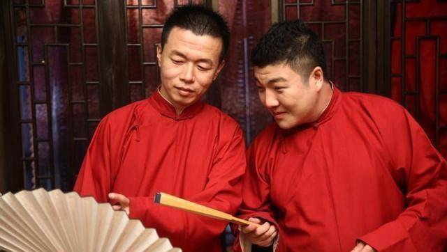 当初郭德纲招募张番和刘铨淼时,纯粹是因为他渴望才华;在看到两个出色