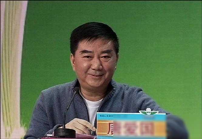 唐爱国:笑星传奇,67岁依旧风采不减_艺术_传统_相声